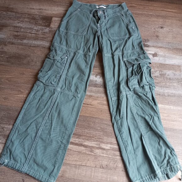 PACSUN Wide Leg Cargo Low Rise Pants. Size 23 - Picture 1 of 2